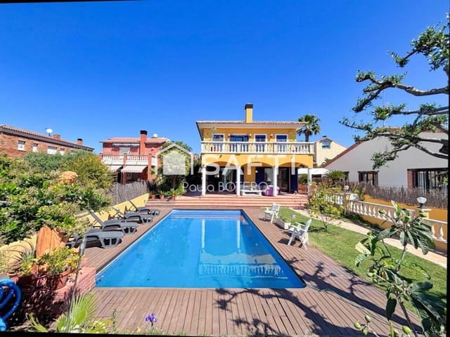 5 quarto Moradia para venda em Calafell com piscina garagem - 790 000 € (Ref: 10048942)