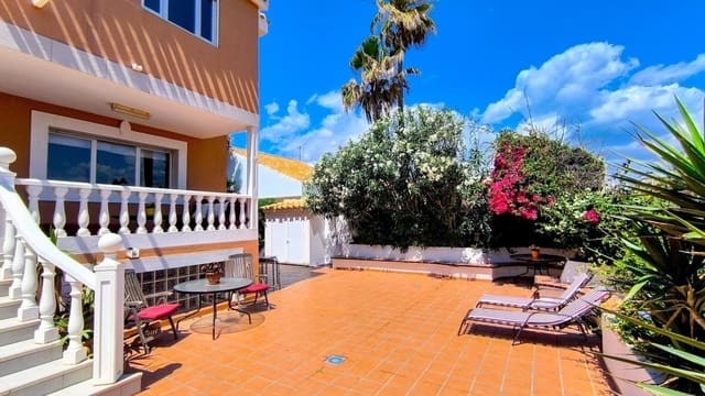 5 Zimmer Villa zu verkaufen in La Manga del Mar Menor mit Garage - 440.000 € (Ref: 10054908)