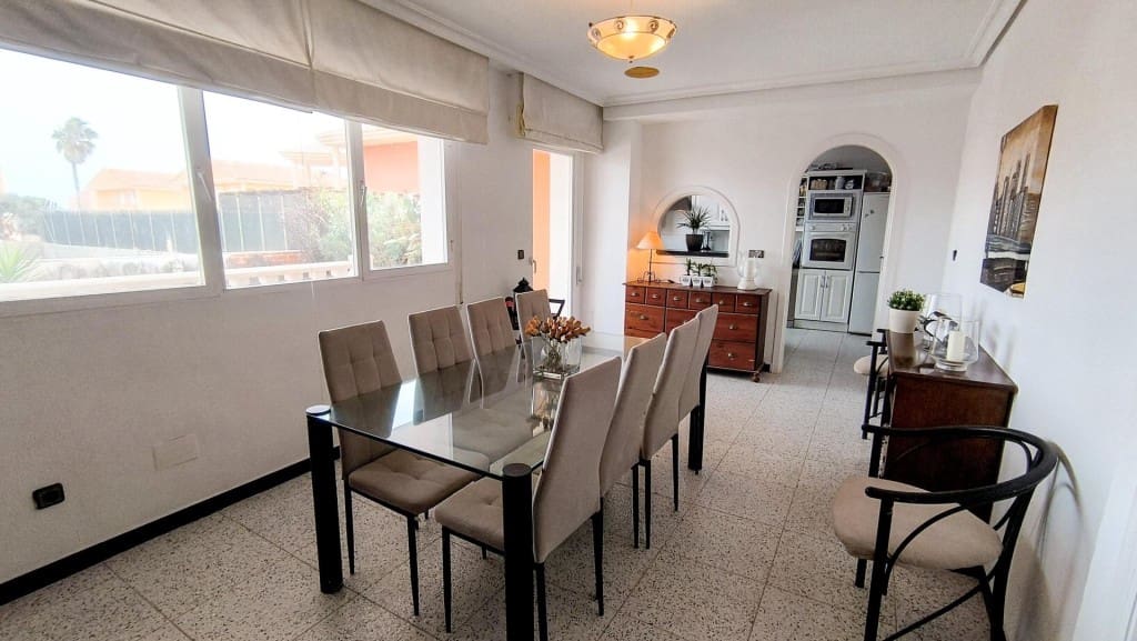 5 Zimmer Villa zu verkaufen in La Manga del Mar Menor mit Garage - 440.000 € (Ref: 10054908)
