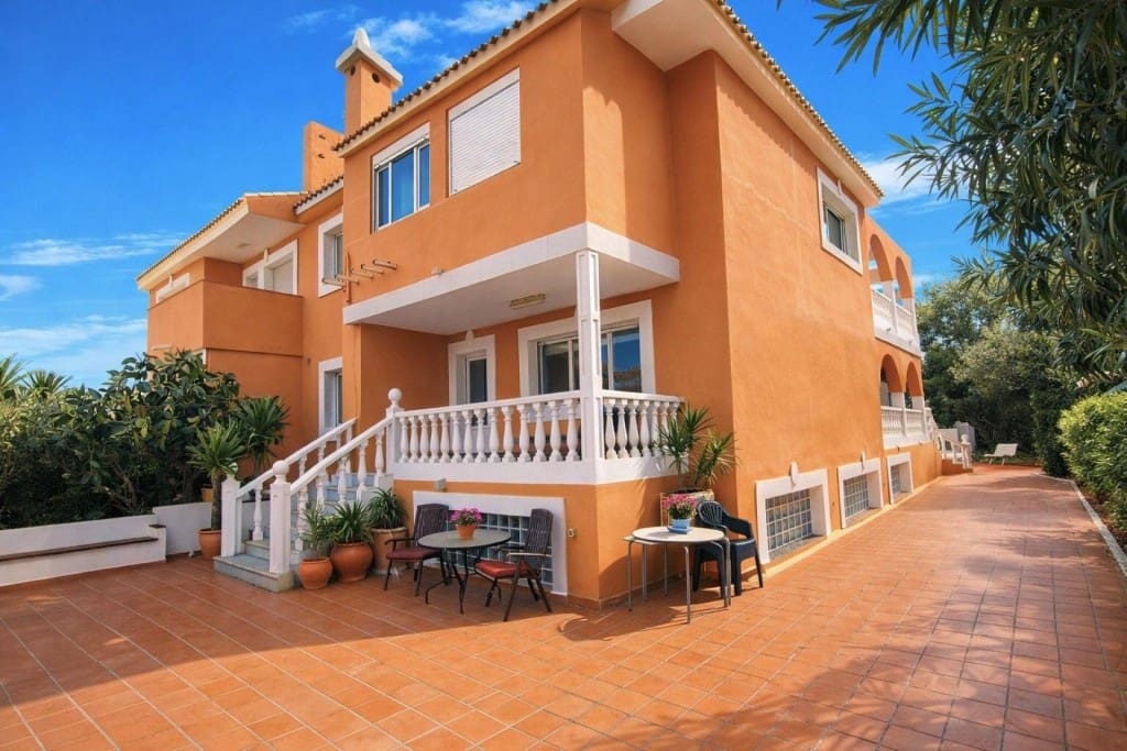 5 Zimmer Villa zu verkaufen in La Manga del Mar Menor mit Garage - 440.000 € (Ref: 10054908)