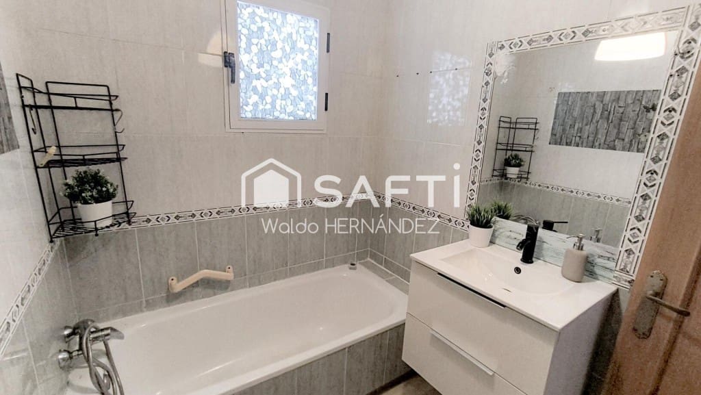 2 soveværelse Lejlighed til salg i Torrevieja med garage - € 135.000 (Ref: 10054909)