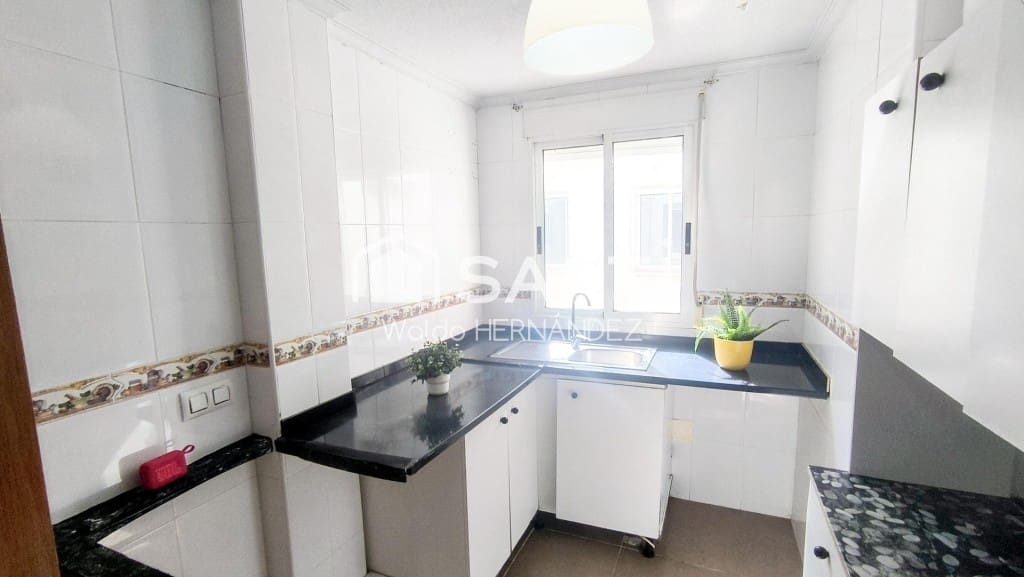 2 soveværelse Lejlighed til salg i Torrevieja med garage - € 135.000 (Ref: 10054909)