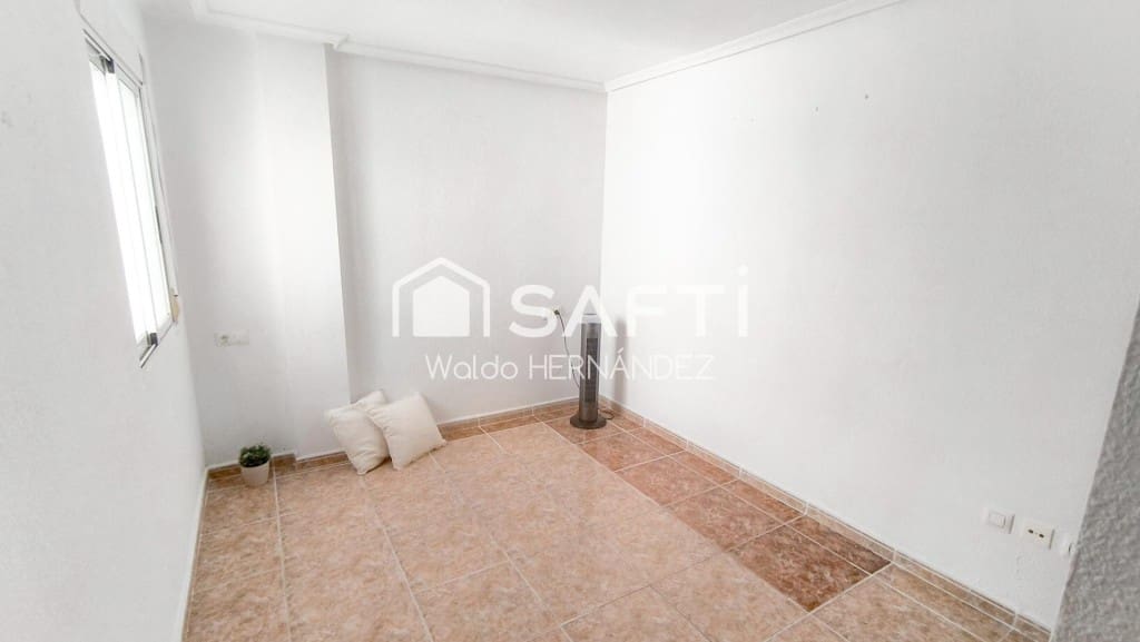 2 soveværelse Lejlighed til salg i Torrevieja med garage - € 135.000 (Ref: 10054909)