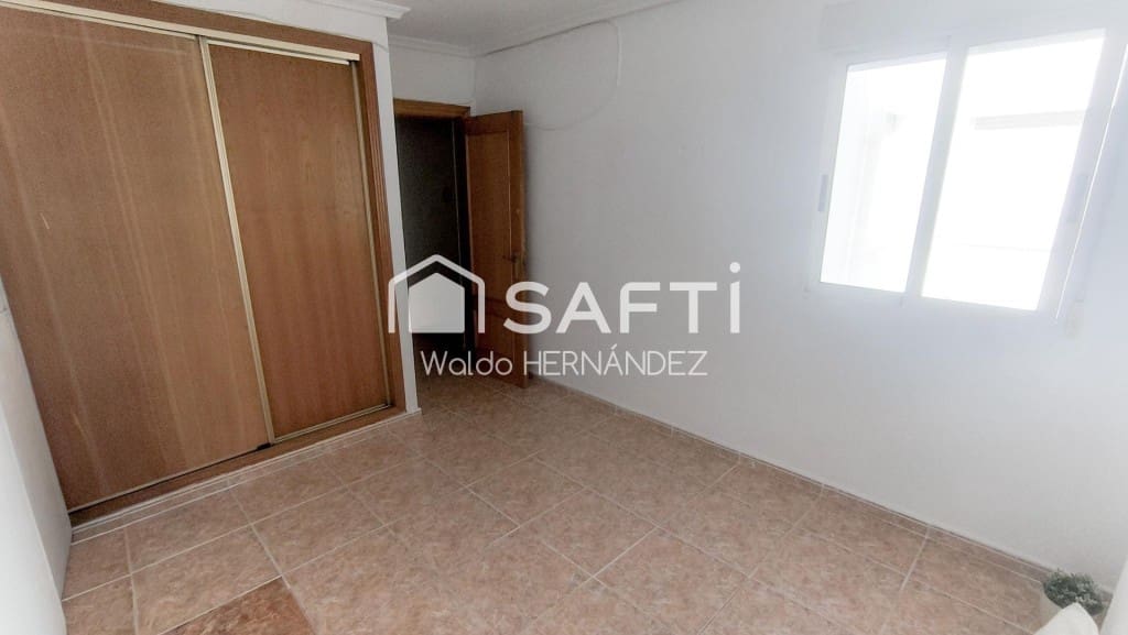 2 soveværelse Lejlighed til salg i Torrevieja med garage - € 135.000 (Ref: 10054909)
