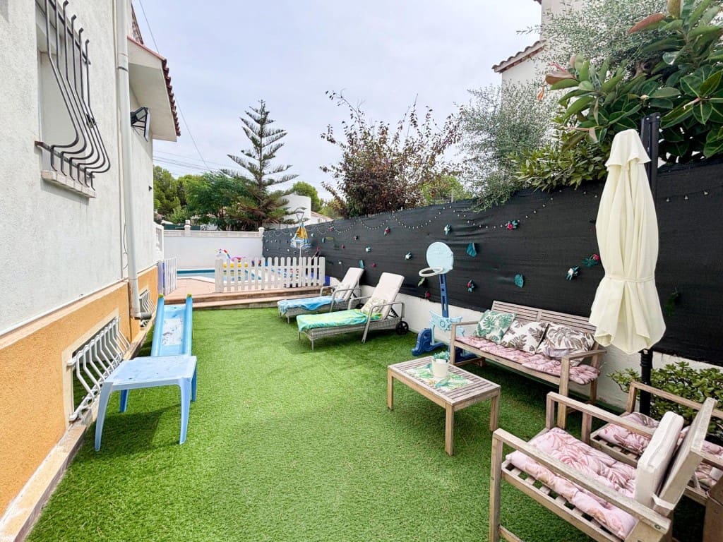 4 soveværelse Villa til salg i Cunit - € 399.000 (Ref: 10054910)