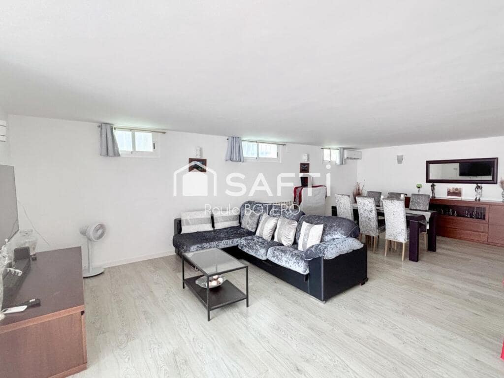 4 bedroom Villa for sale in Cunit with pool - € 380,000 (Ref: 10054910)