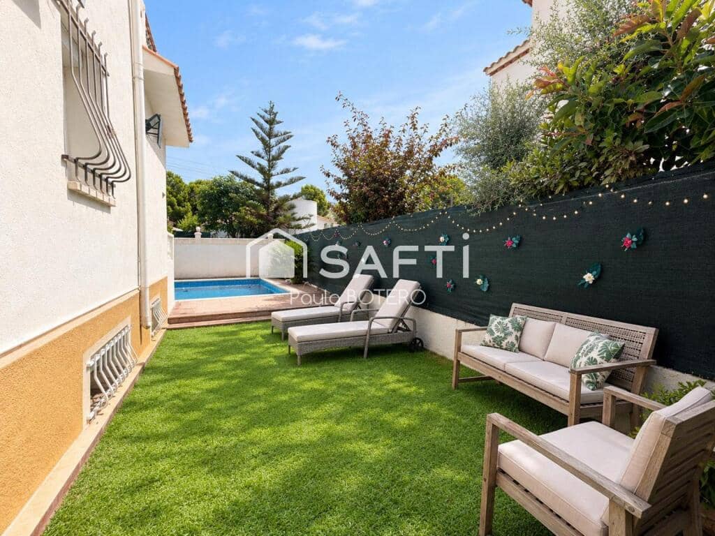 4 bedroom Villa for sale in Cunit with pool - € 380,000 (Ref: 10054910)