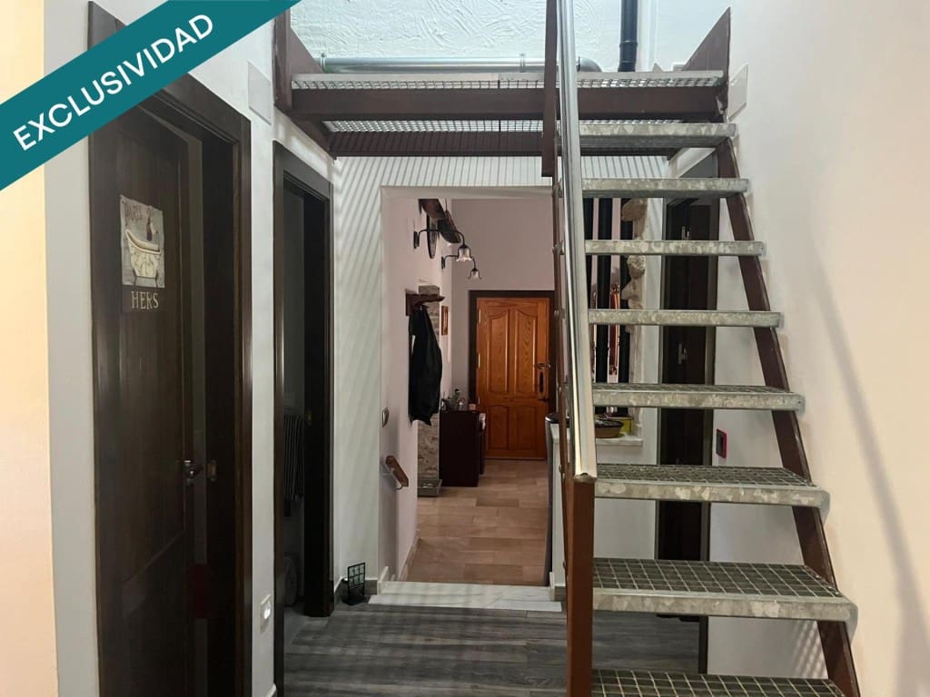 3 soveværelse Finca/Landehus til salg i Almansa med swimmingpool - € 295.000 (Ref: 10054911)
