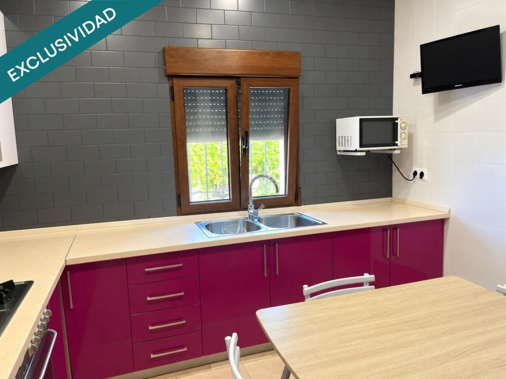 3 soveværelse Finca/Landehus til salg i Almansa med swimmingpool - € 295.000 (Ref: 10054911)