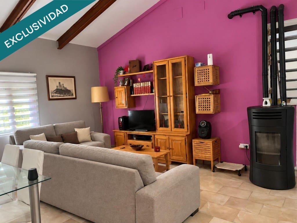 3 soveværelse Finca/Landehus til salg i Almansa med swimmingpool - € 295.000 (Ref: 10054911)
