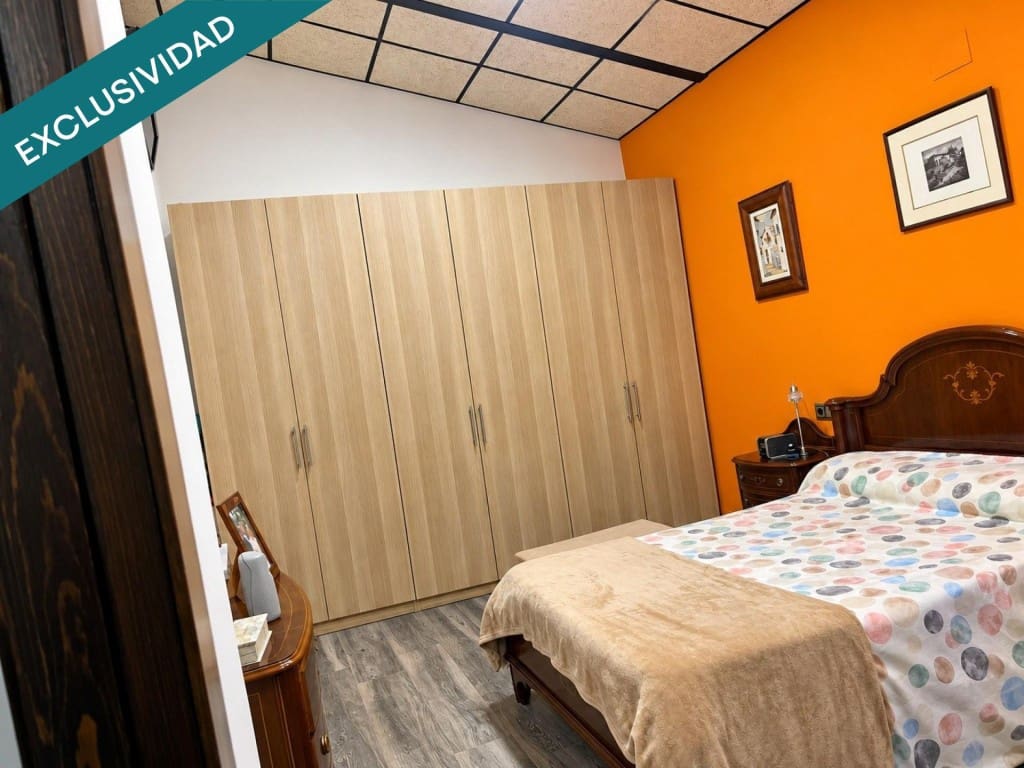 3 soveværelse Finca/Landehus til salg i Almansa med swimmingpool - € 295.000 (Ref: 10054911)