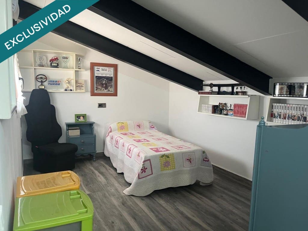 3 soveværelse Finca/Landehus til salg i Almansa med swimmingpool - € 295.000 (Ref: 10054911)