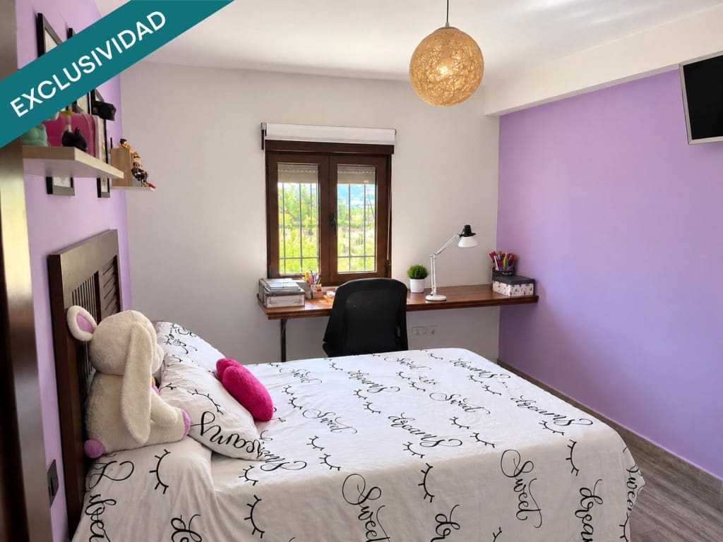 3 soveværelse Finca/Landehus til salg i Almansa med swimmingpool - € 295.000 (Ref: 10054911)