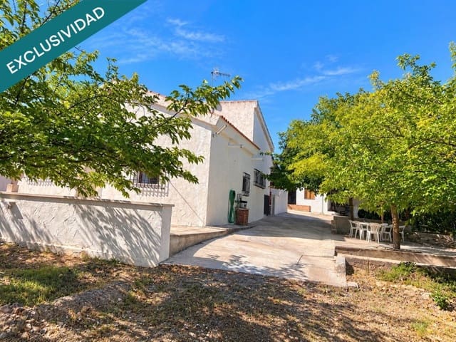 3 soveværelse Finca/Landehus til salg i Almansa med swimmingpool - € 295.000 (Ref: 10054911)