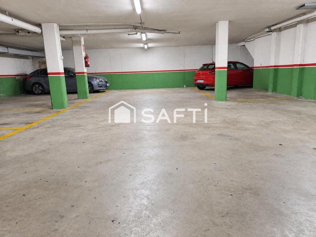 3 slaapkamer Appartement te koop in Sant Feliu de Codines met garage - € 239.900 (Ref: 10054912)