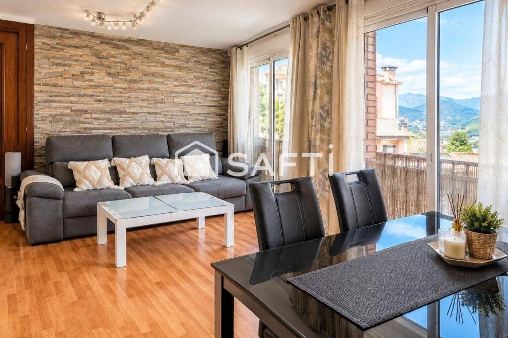 3 slaapkamer Appartement te koop in Sant Feliu de Codines met garage - € 239.900 (Ref: 10054912)