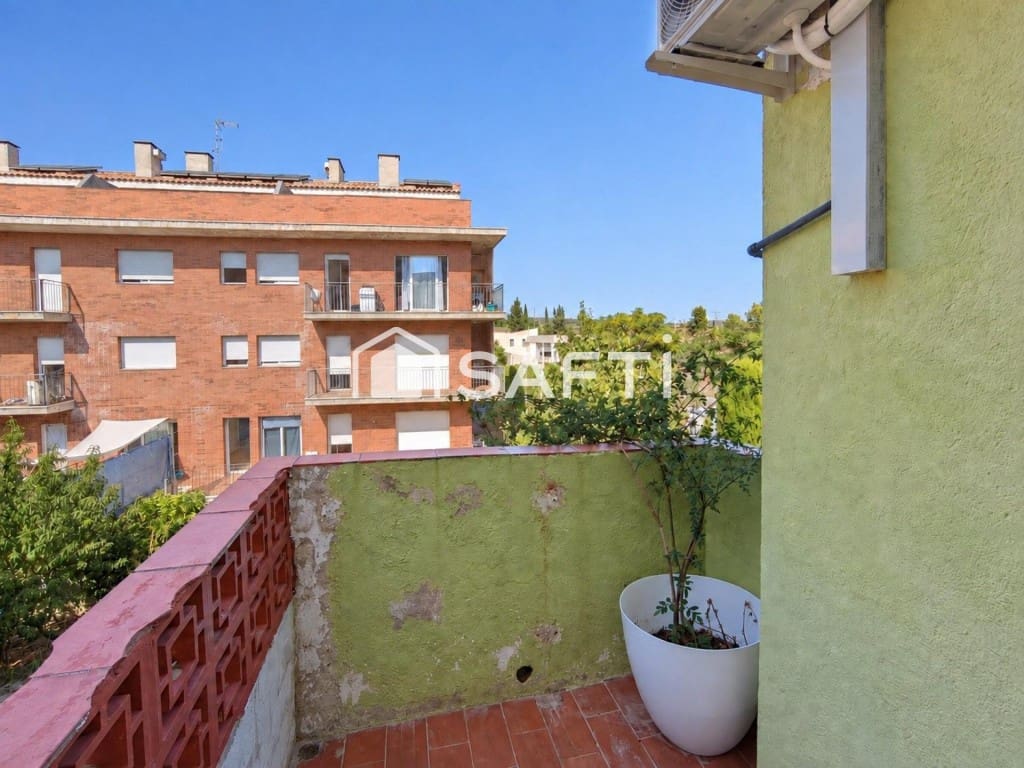 7 soveværelse Villa til salg i El Pla del Penedes - € 246.450 (Ref: 10054913)