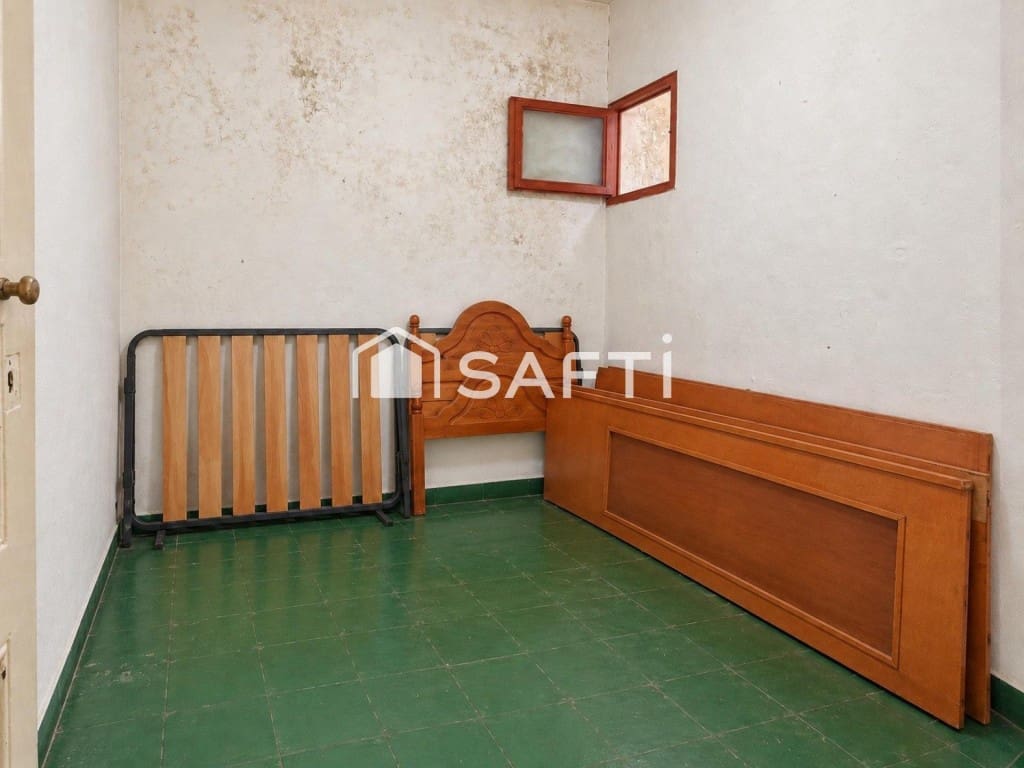 7 soveværelse Villa til salg i El Pla del Penedes - € 246.450 (Ref: 10054913)