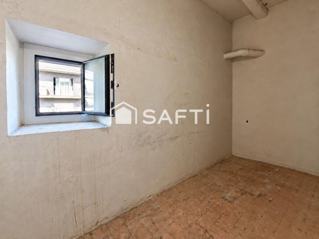 7 soveværelse Villa til salg i El Pla del Penedes - € 246.450 (Ref: 10054913)