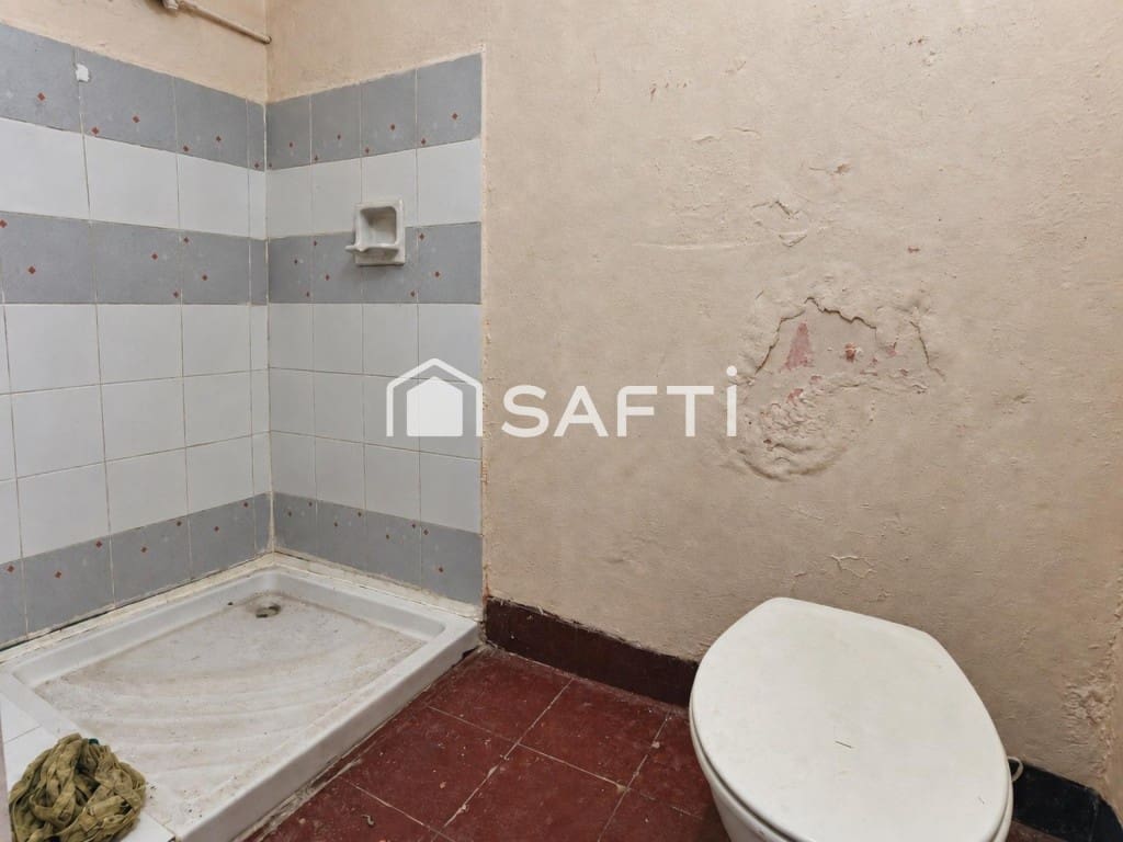 7 soveværelse Villa til salg i El Pla del Penedes - € 246.450 (Ref: 10054913)