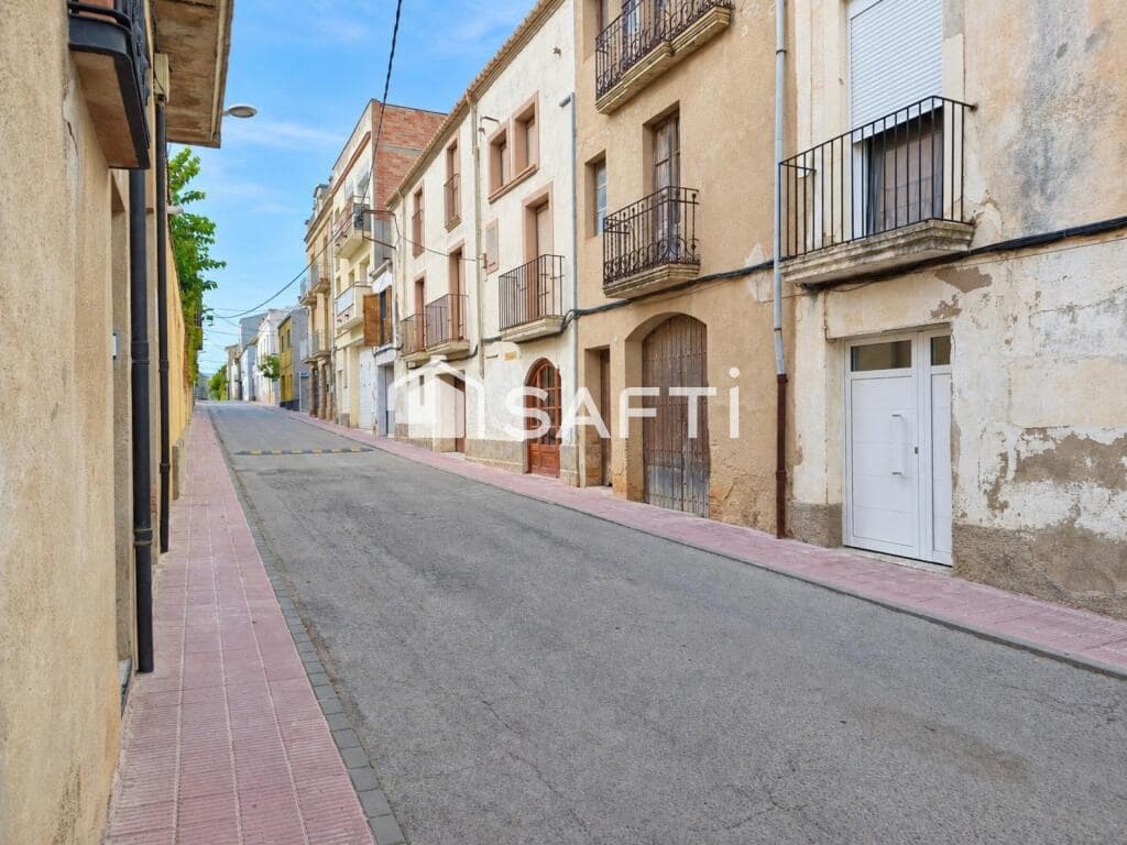 7 bedroom Villa for sale in El Pla del Penedes with garage - € 246,450 (Ref: 10054913)