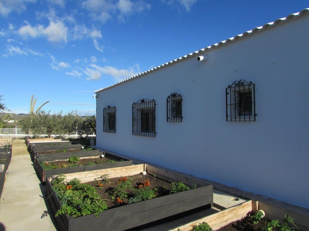 3 bedroom Finca/Country House for sale in Los Gallardos with garage - € 549,000 (Ref: 10058772)