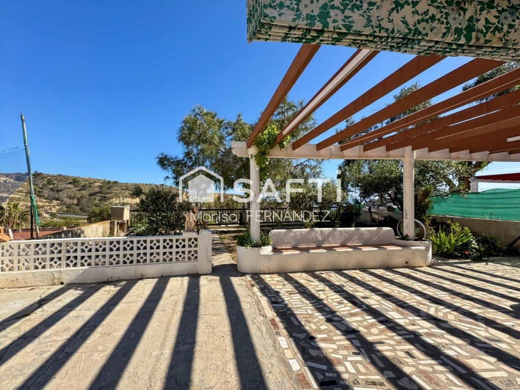 4 Zimmer Reihenhaus zu verkaufen in El Campello - 275.000 € (Ref: 10058773)