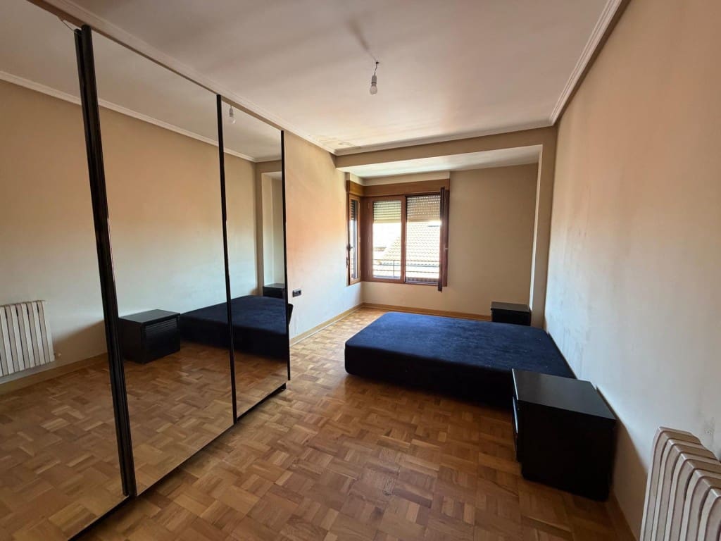 3 soverom Leilighet til salgs i Leon by - € 130 000 (Ref: 10058775)