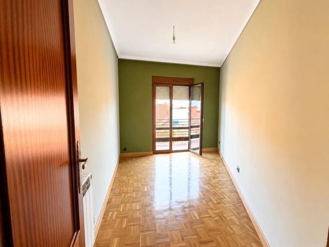 3 soverom Leilighet til salgs i Leon by - € 130 000 (Ref: 10058775)