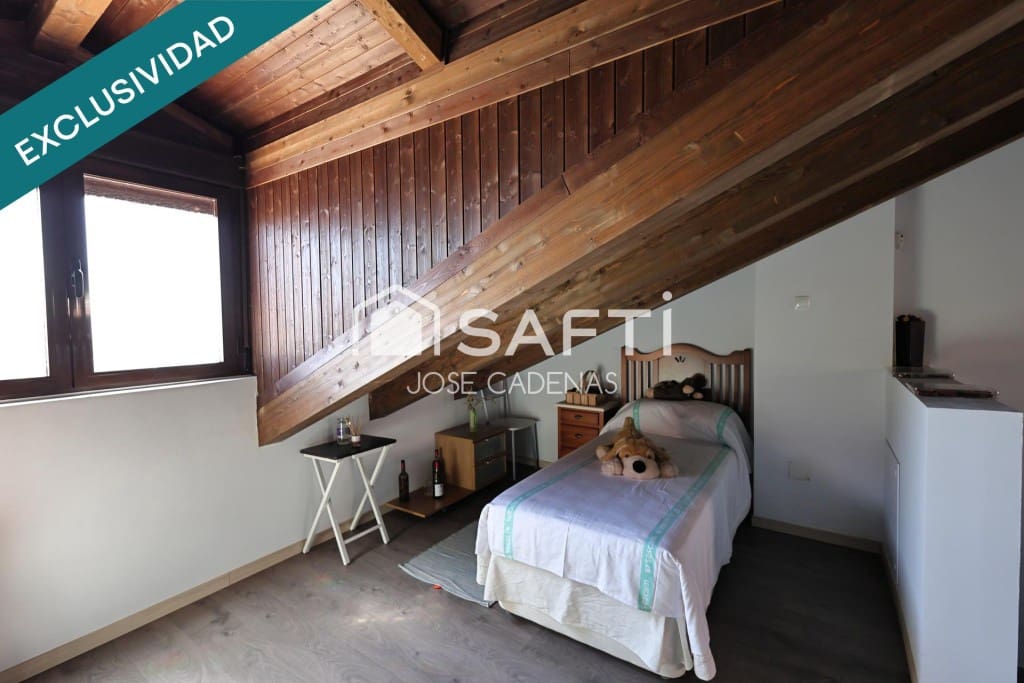 4 slaapkamer Rijtjeshuis te koop in Astorga met garage - € 189.000 (Ref: 10061708)