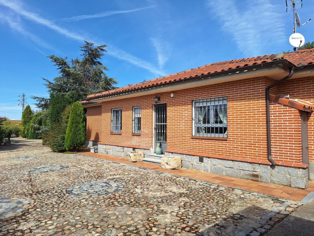 Finca/Casa Rural de 3 habitaciones en Peñaranda de Bracamonte en venta con garaje - 330.000 € (Ref: 10064041)
