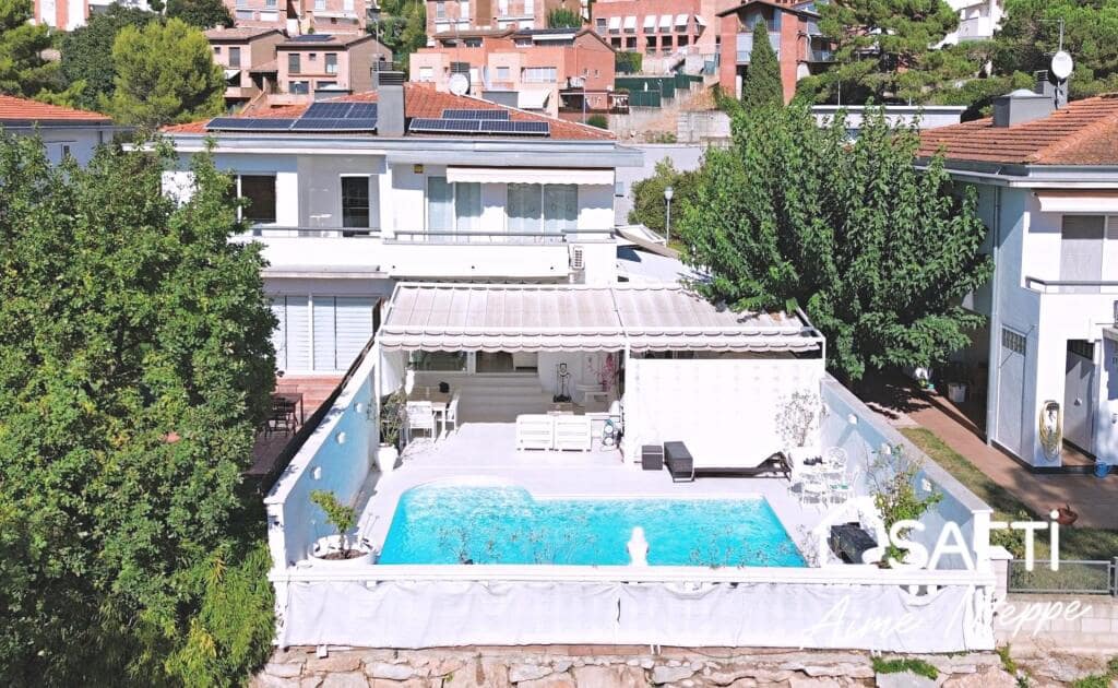 5 bedroom Villa for sale in Girona city with pool garage - € 750,000 (Ref: 10067689)