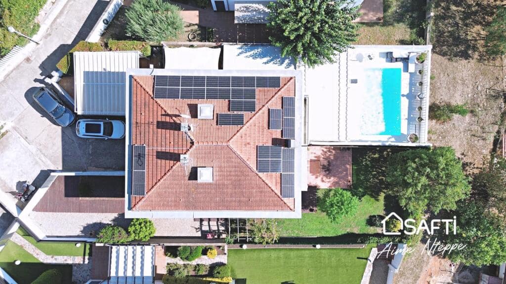 5 bedroom Villa for sale in Girona city with pool garage - € 750,000 (Ref: 10067689)