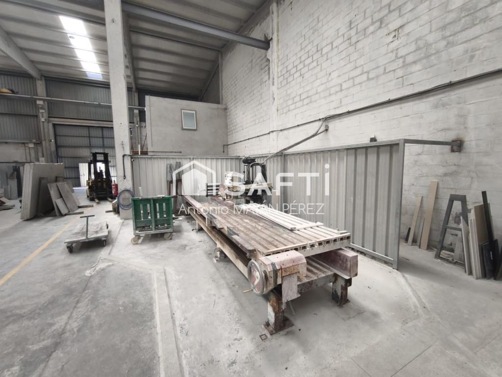 Kommersiell att hyra i Noia - 1 500 € (Ref: 10075485)