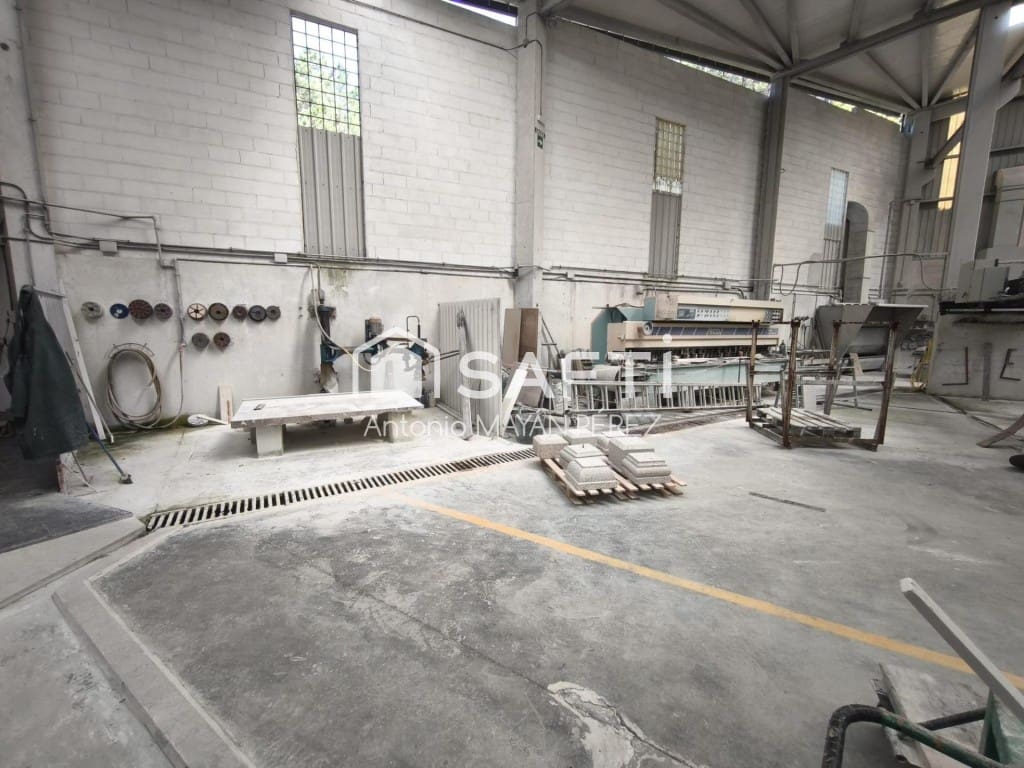 Kommersiell att hyra i Noia - 1 500 € (Ref: 10075485)