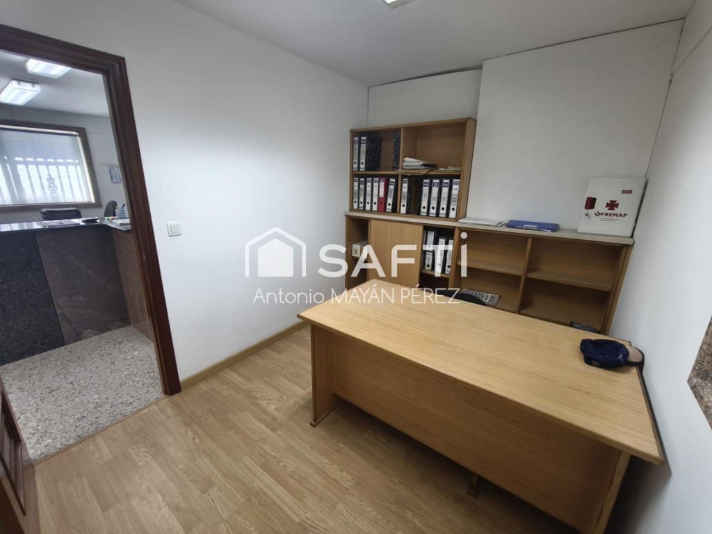 Kommersiell att hyra i Noia - 1 500 € (Ref: 10075485)