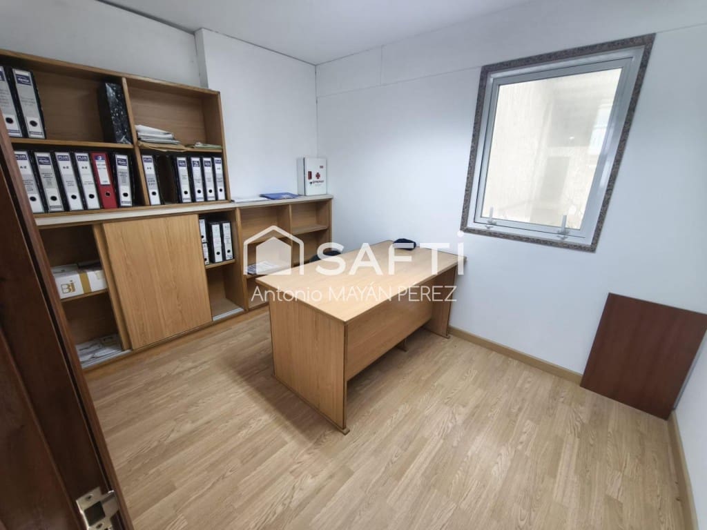 Kommersiell att hyra i Noia - 1 500 € (Ref: 10075485)