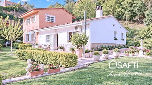 4 slaapkamer Villa te koop in Gerona stad met zwembad garage - € 800.000 (Ref: 10075486)