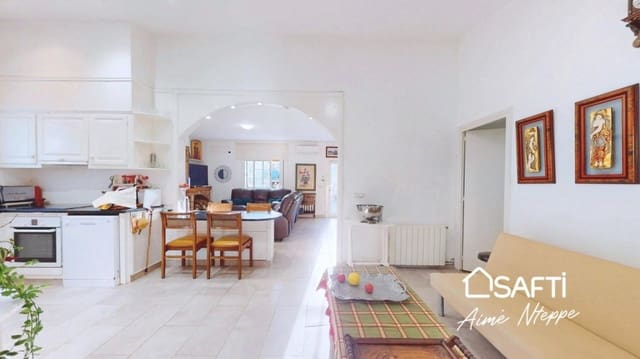 4 slaapkamer Villa te koop in Gerona stad met zwembad garage - € 800.000 (Ref: 10075486)