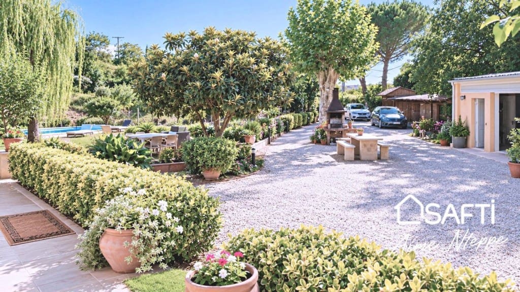 4 sovrum Villa till salu i Girona stad med pool garage - 800 000 € (Ref: 10075486)