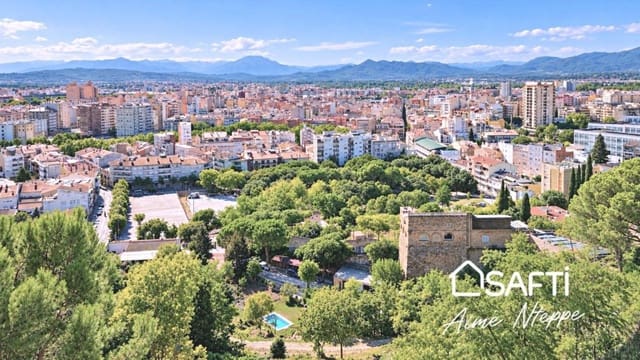 4 slaapkamer Villa te koop in Gerona stad met zwembad garage - € 800.000 (Ref: 10075486)