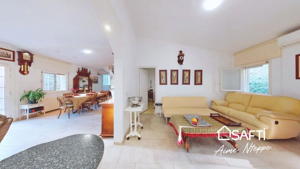 4 sovrum Villa till salu i Girona stad med pool garage - 800 000 € (Ref: 10075486)