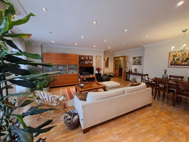 5 bedroom Flat for sale in Ponferrada - € 330,000 (Ref: 10075490)