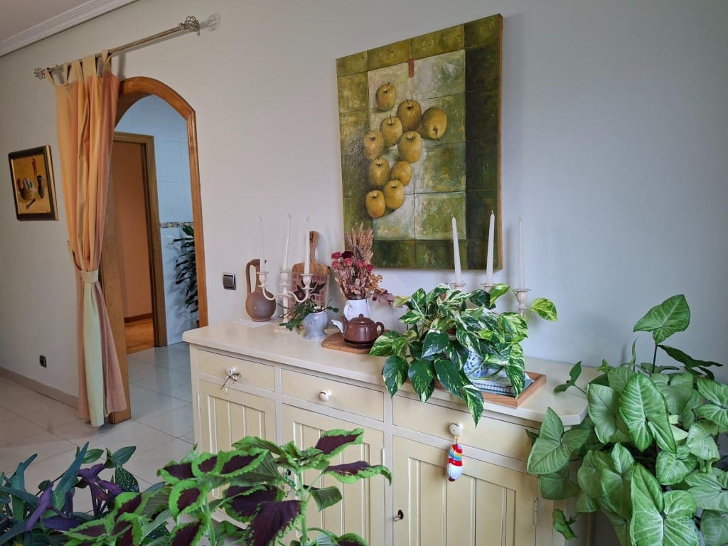 5 bedroom Flat for sale in Ponferrada - € 330,000 (Ref: 10075490)