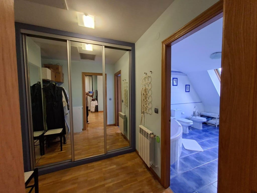 5 bedroom Flat for sale in Ponferrada - € 330,000 (Ref: 10075490)