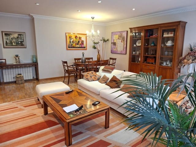 5 bedroom Flat for sale in Ponferrada - € 330,000 (Ref: 10075490)