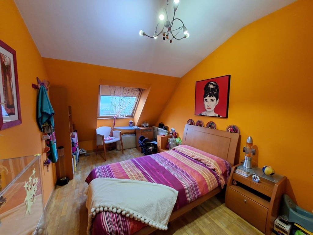 5 bedroom Flat for sale in Ponferrada - € 330,000 (Ref: 10075490)