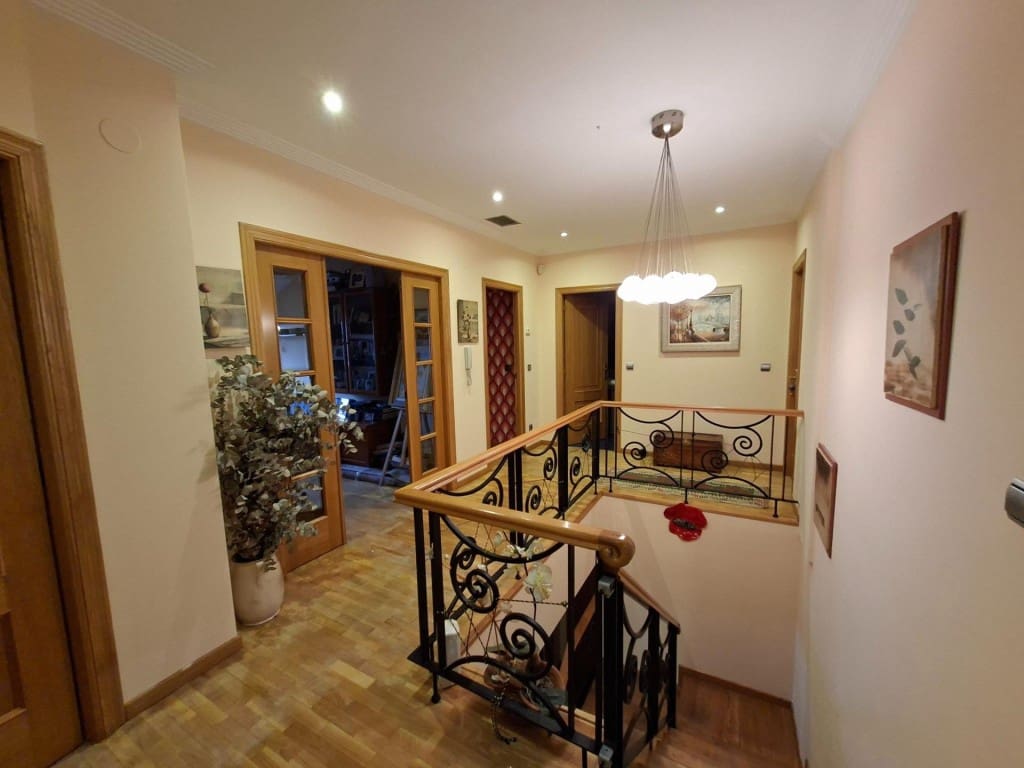 5 bedroom Flat for sale in Ponferrada - € 330,000 (Ref: 10075490)