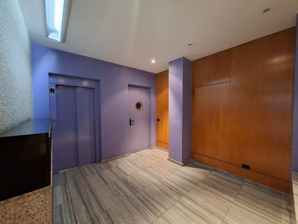 5 bedroom Flat for sale in Ponferrada - € 330,000 (Ref: 10075490)