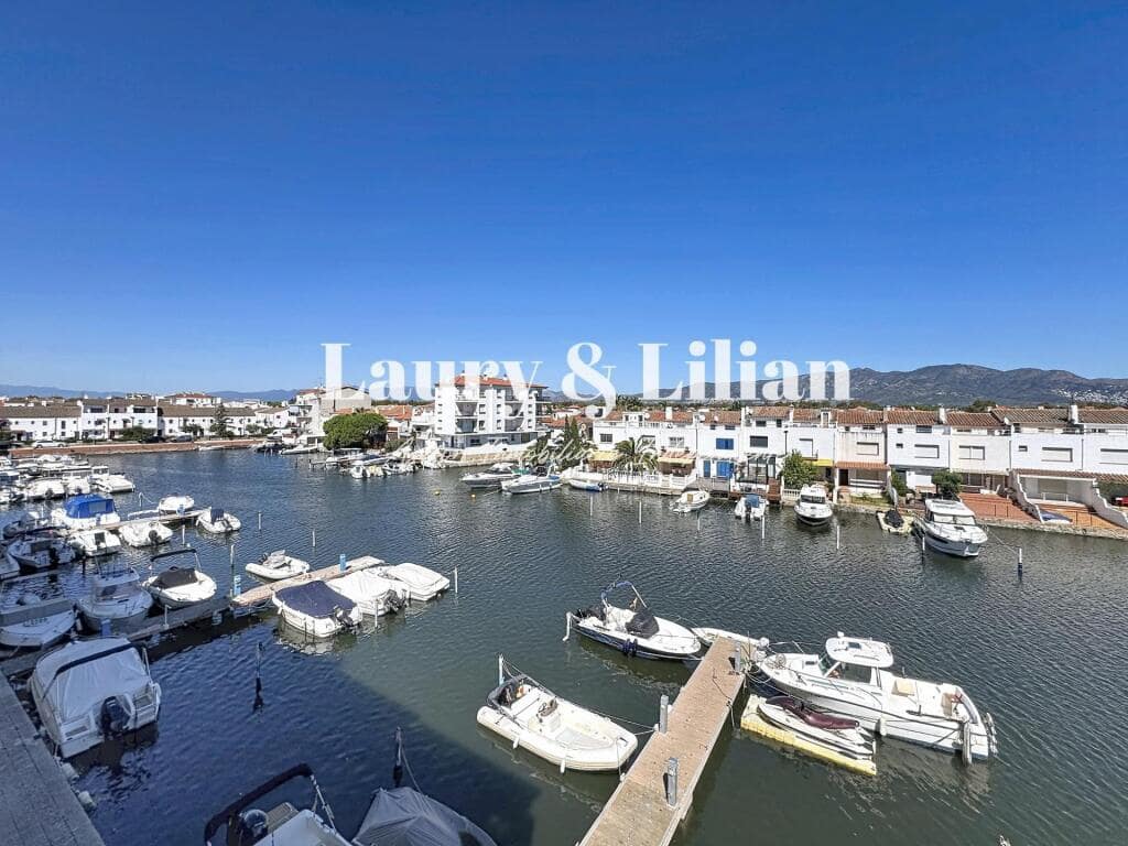2 bedroom Apartment for sale in Empuriabrava - € 189,000 (Ref: 10078058)